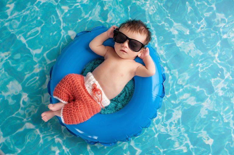 Top 3 des accessoires pour bébé à la piscine